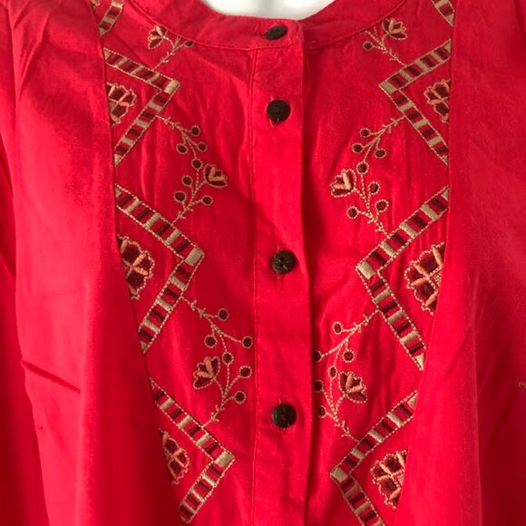 Knox Rose red top w/unique embroidery design. XXL. - Picture 2 of 8